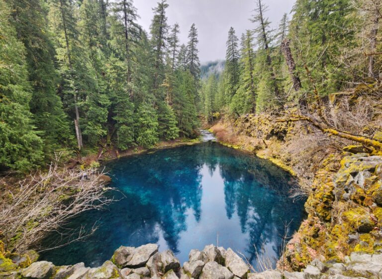 Hiking to Blue Pool in Oregon Guide