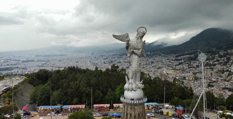 Enjoy Views from El Panecillo