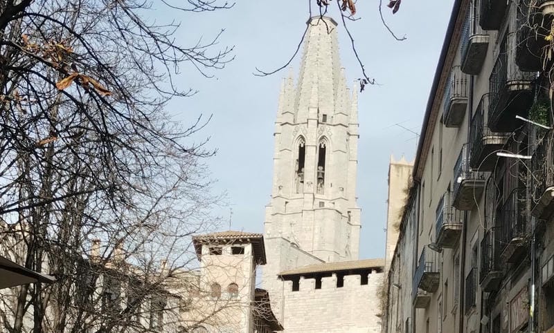 Explore the Basílica de Sant Feliu