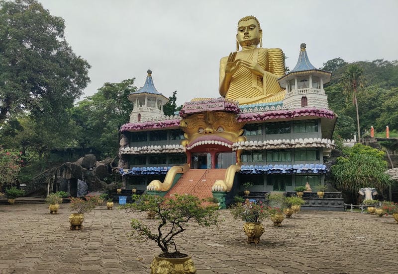 Visit the Dambulla Cave Temple