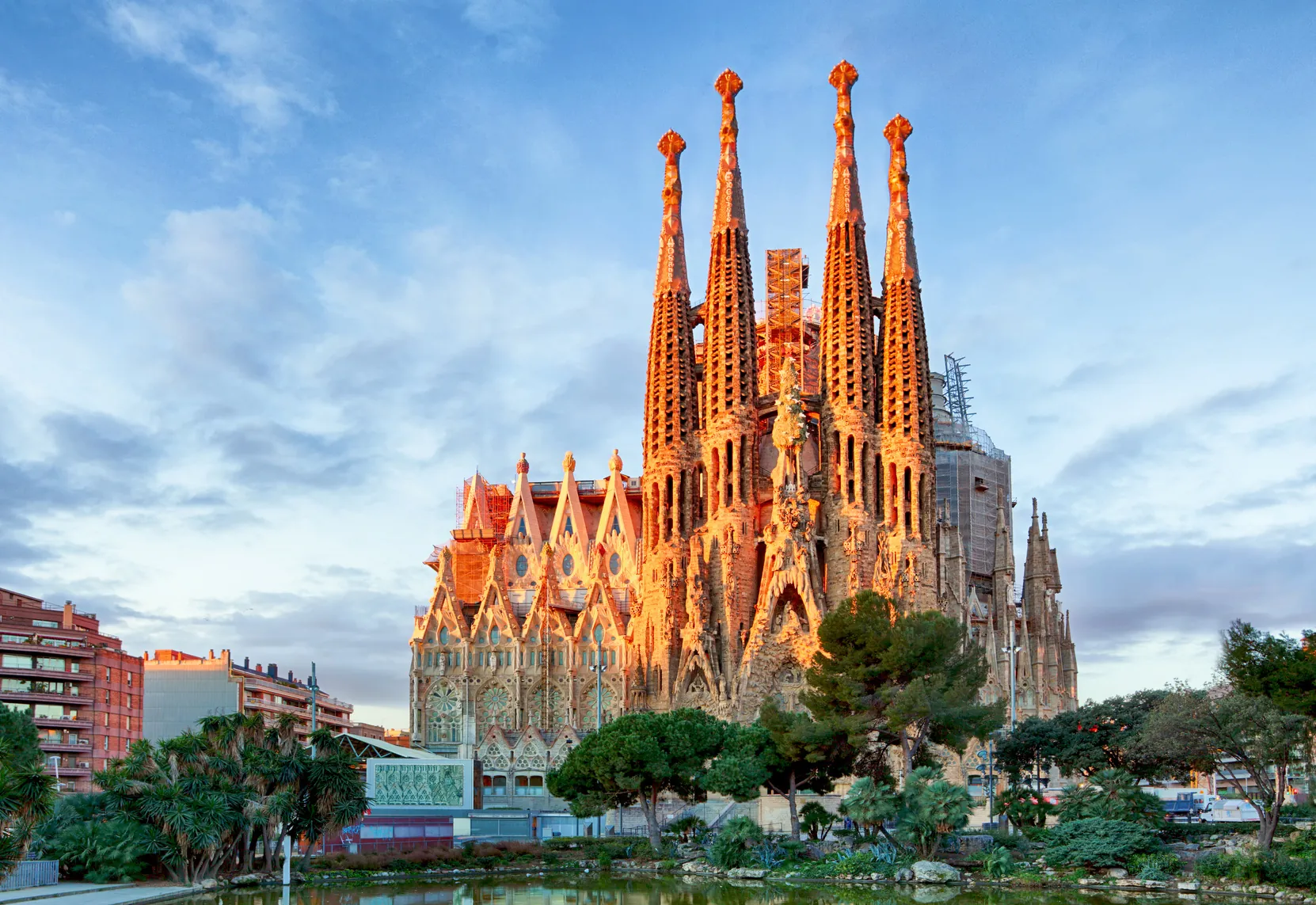 1. Visit La Sagrada Familia