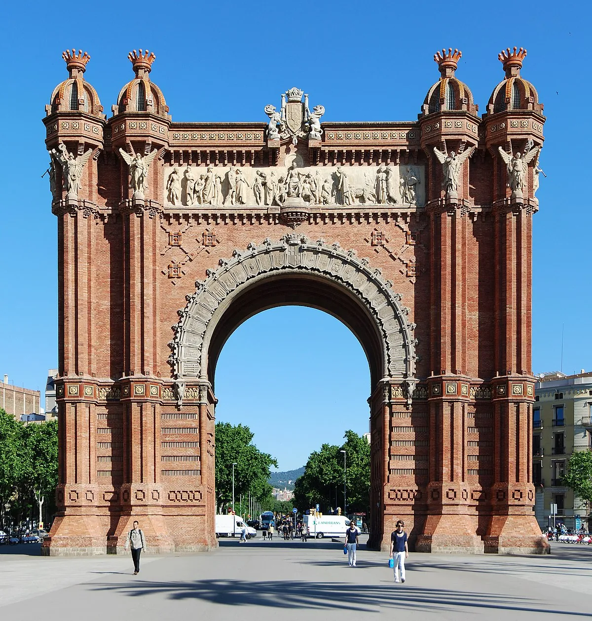 11. Arc de Triomf & Parc de la Ciutadella