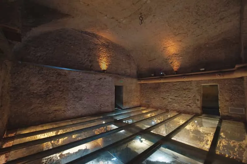 18. Tour Domus Romane at Palazzo Valentini for a Virtual Archaeology Experience