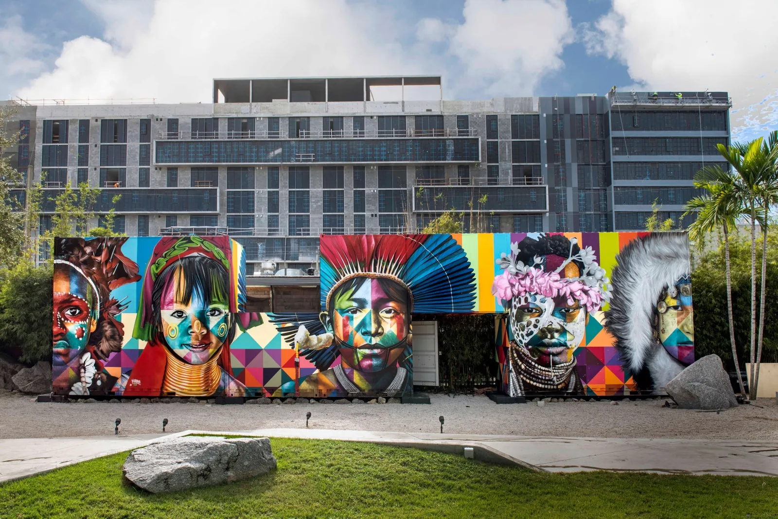 2. Explore the Wynwood Walls