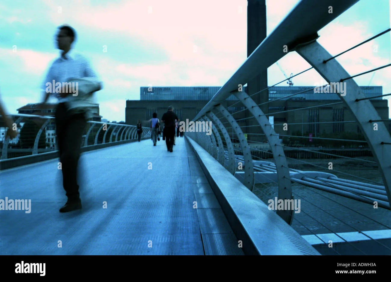 27. Walk Across Millennium Bridge to Tate Modern