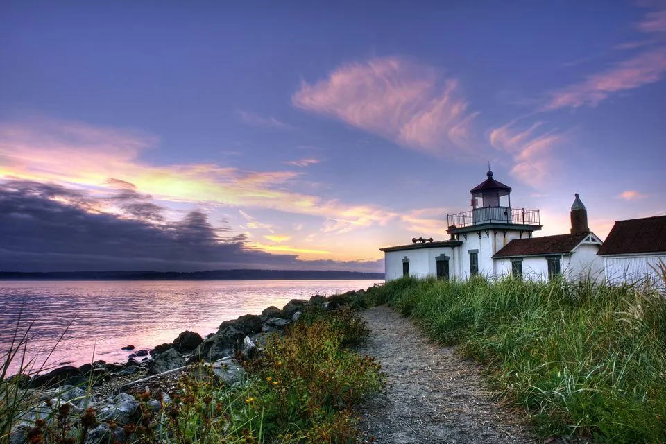 6. Walk Around Discovery Park