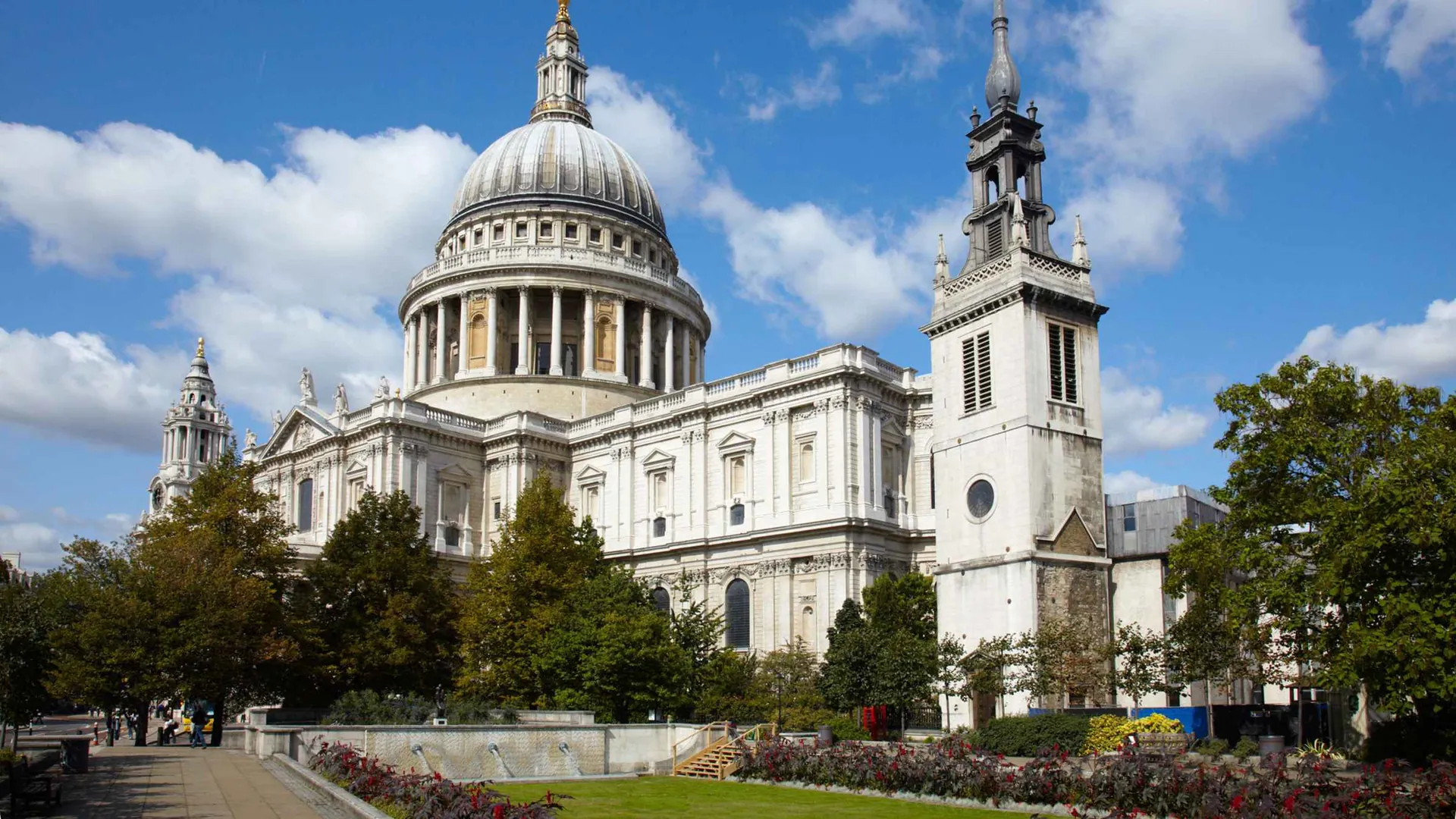 9. Tour St. Paul’s Cathedral