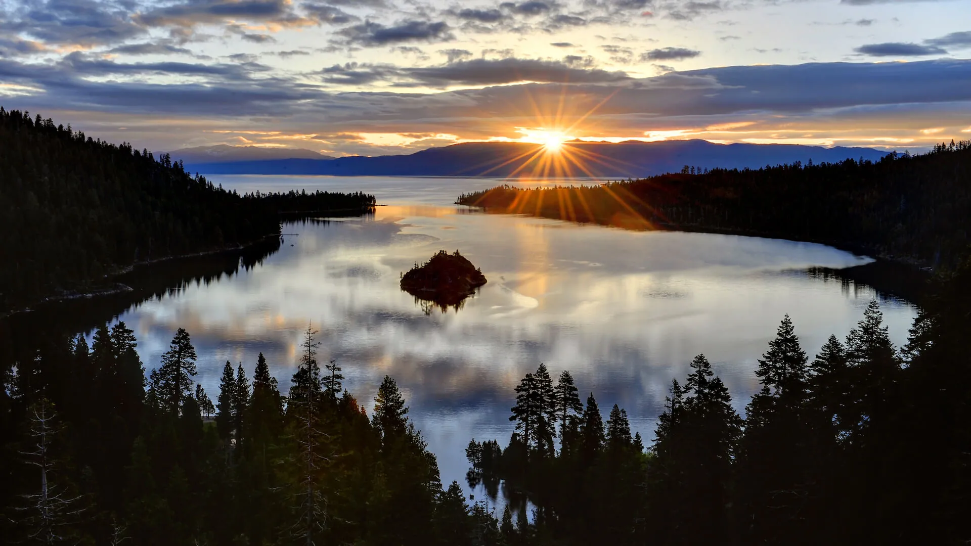 Discover Emerald Bay State Park