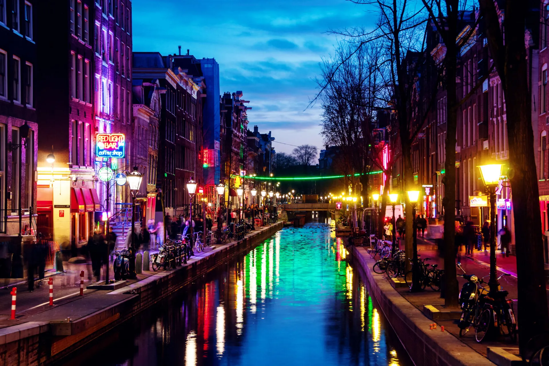 Embracing Amsterdam’s Vibrant Nightlife