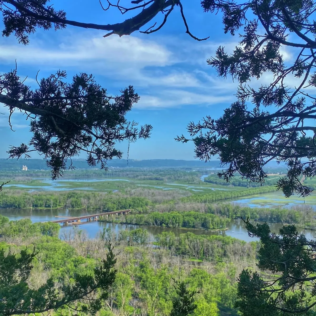 Journey Along The Great River Road