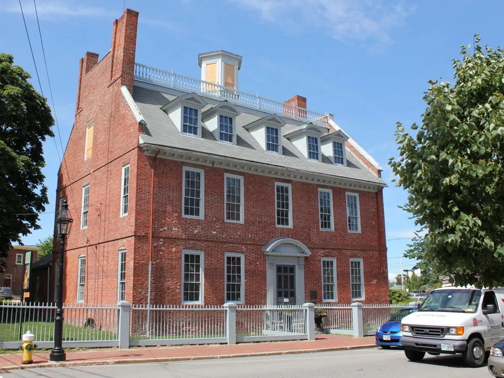 Visit the Historic Warner House