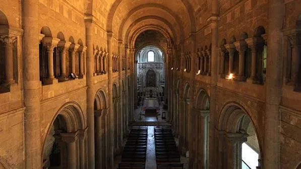Visit the Lisbon Cathedral (Sé de Lisboa)